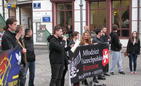Narodowcy demonstrują przed biurem Platformy Obywatelskiej