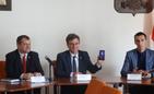 Podczas konferencji prasowej na temat KultURaliów do prorektora Walata zadzwonił Jacek Kret z zespołu Poparzeni Kawą 