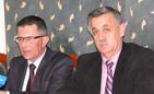 Od lewej Krzysztof Ślęzak, dyrektor oddziału ARP w Mielcu i Józef Jodłowski, starosta rzeszowski. Fot. Adam Cyło