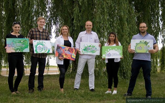 Założyciele Rzeszów Smart City podczas inauguracyjnej prezentacji nad Wisłokiem, 10 czerwca 2015