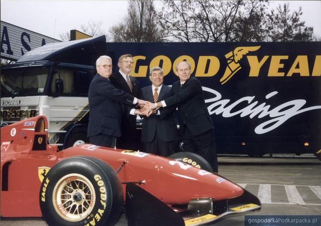 Rok 1995 - ówcześni szefowie Stomilu i Goodyear. Fot. Archiwum