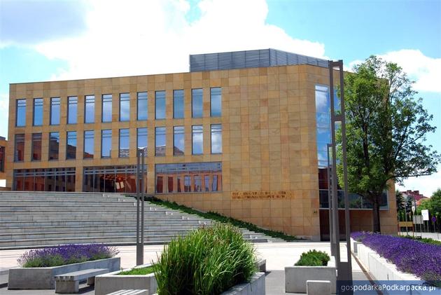 Budynek Interdyscyplinarnego Centrum Modelowania Komputerowego Uniwersytetu Rzeszowskiego. Fot. URz 