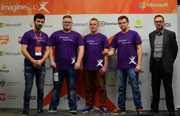 Studenci z Rzeszowa zdobyli trzecie miejsce w krajowych finałach ImagineCup 2016 
