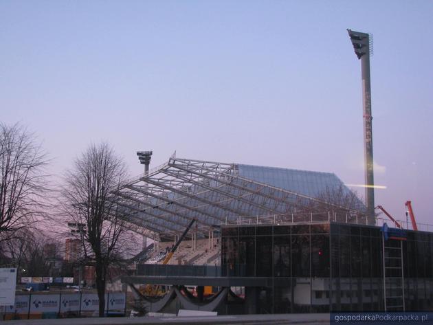 Dach na nowej trybunie Stadionu Miejskiego (Stali Rzeszów), fot. Adam Cyło
