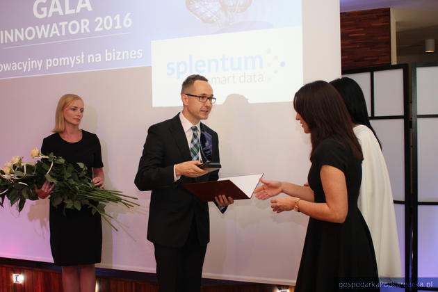 Nagrodę odbiera prezes Splentum dr Andrzej Cwynar