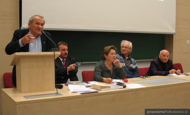 Od lewej: Henryk Wujec, prof. Wacław Wierzbieniec, Liliana Sonik, Wiesław Kęcik, Jan Lityński