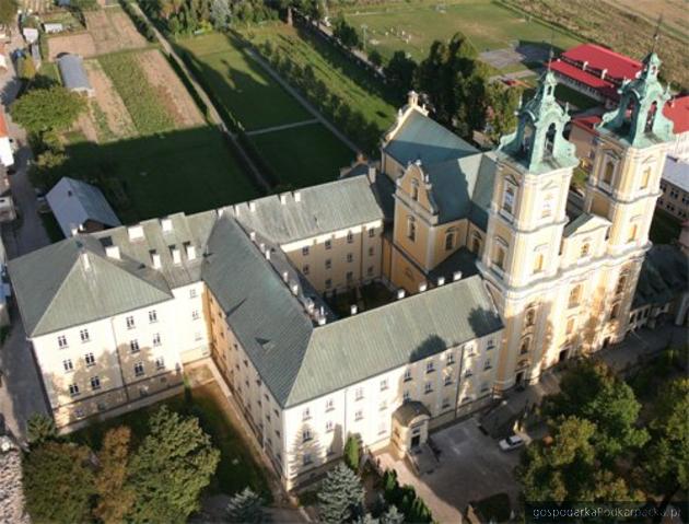 Klasztor w Starej Wsi. Fot. jezuici.pl