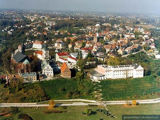 Panorama miasta z lotu ptaka. Fot. sandomierz.pl