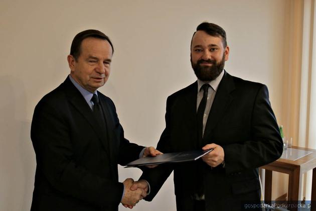 Od lewej: marszałek Władysław Ortyl i prezes PCI Bartosz Jadam. Fot. Daniel Kozik