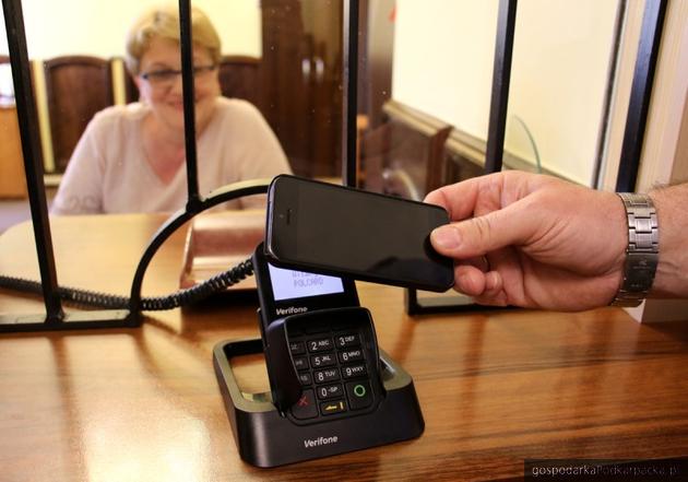 W Urzędzie Miasta w Jarosławiu można już płacić kartą lub telefonem