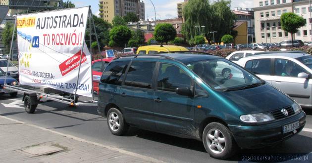 Przykłąd wykorzystywania mobilu w akcjach politycznych