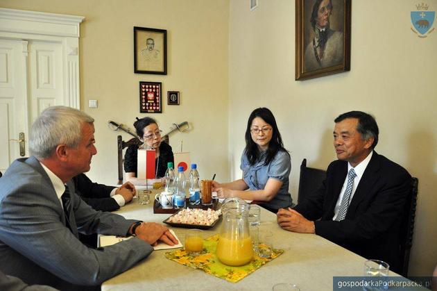 Robert Choma w rozmowie z Makoto Yamanaka, fot. przemysl.pl