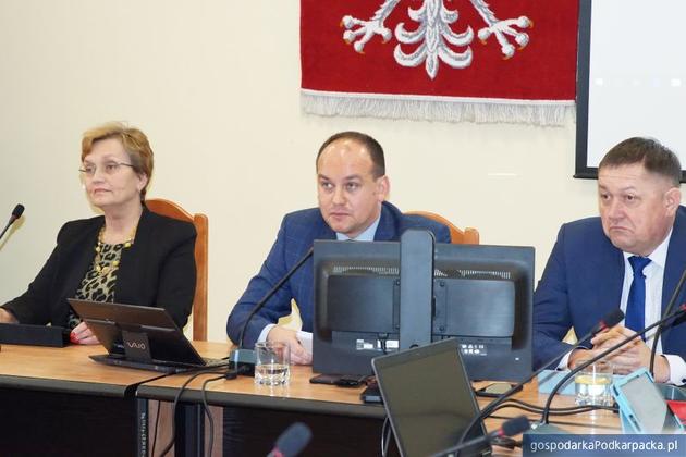 Budżet powiatu dębickiego na 2019 r. przyjęty jednogłośnie