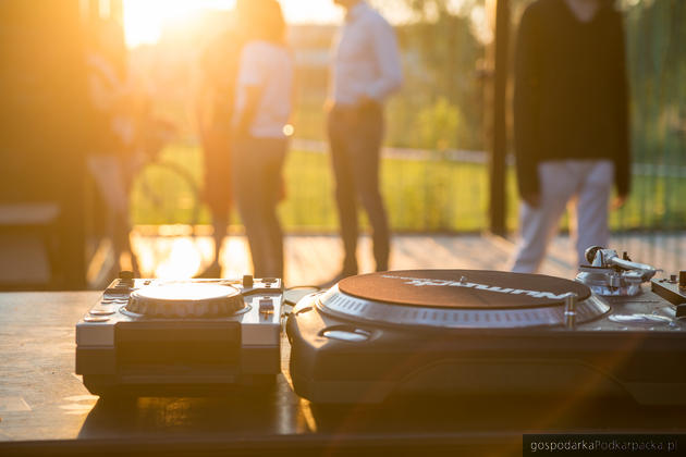 Koncert muzyki elektronicznej nad Wisłokiem