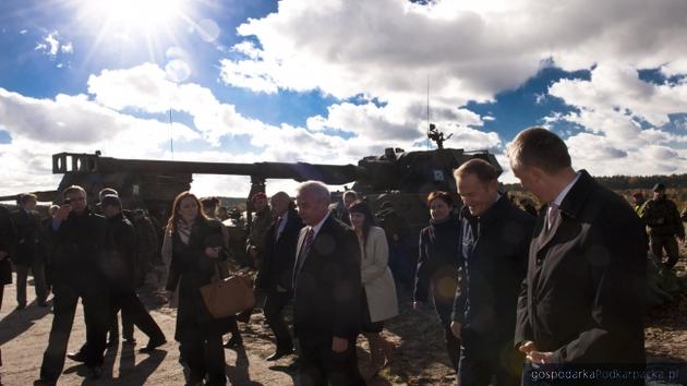 Donald Tusk podczas wizyty w Hucie Stalowa Wola, Fot. KPRM
