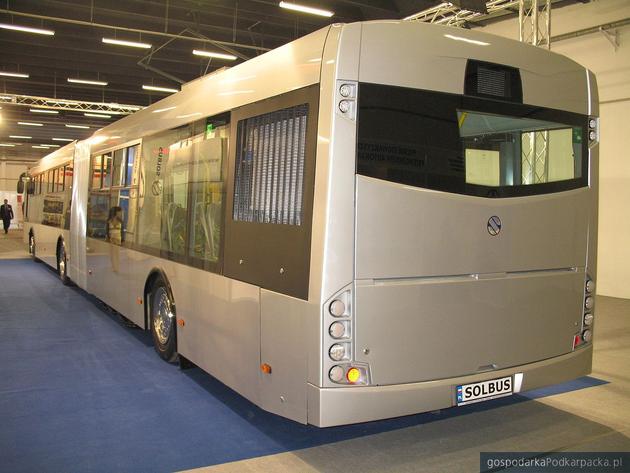 18-metrowe autobusy Sancity, zbudowane na bazie dokumentacji technicznej przegubowego autobusu marki Solbus. fot. Wikimedia/Commons