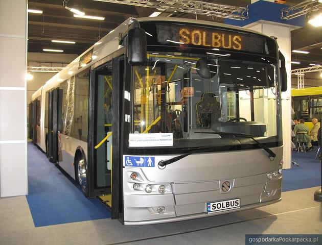 18-metrowe autobusy Sancity, zbudowane na bazie dokumentacji technicznej przegubowego autobusu marki Solbus. fot. Wikimedia/Commons