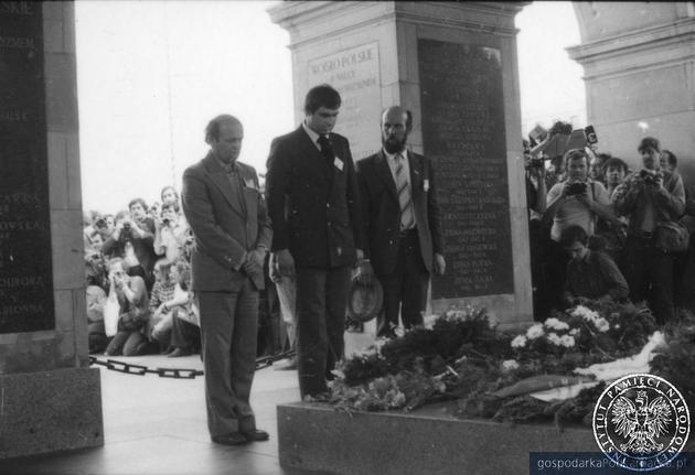 Jan Kułaj (w środku) z liderami Soliraności Rolników Indywidualnych w 1981 r. Fot. IPN