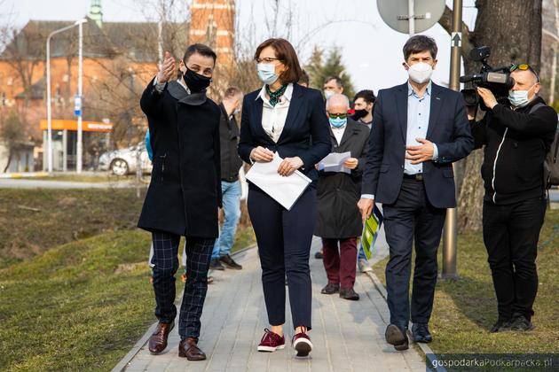 Ewa Leniart prowadziła kampanię na osiedlu Słocina i na ul. Trzeciego Maja