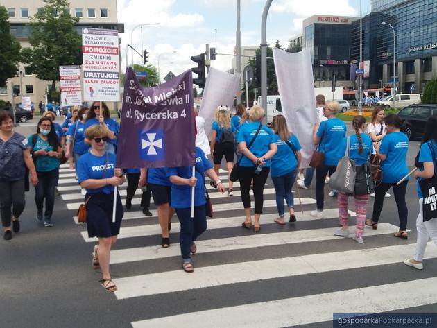 Protest pielęgniarek w centrum Rzeszowa
