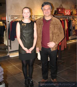 Milena Bozewicz i i Esat Akdogan, przedstawiciele tureckiej firmy odzieżewej. fot. Adam Cyło