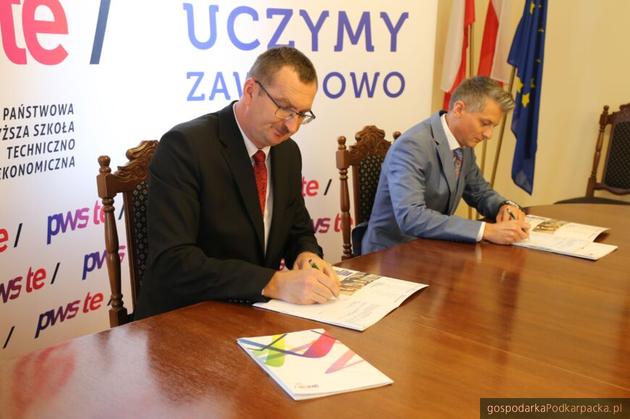 PWSTE w Jarosławiu podpisała umowę na budowę nowego budynku