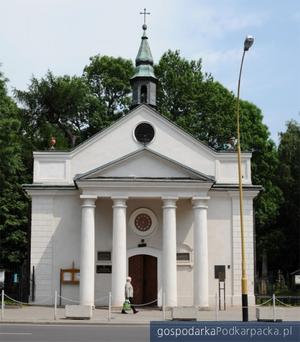 Stary cmentarz przy ul. Targowej w Rzeszowie otrzyma nowe oświetlenie