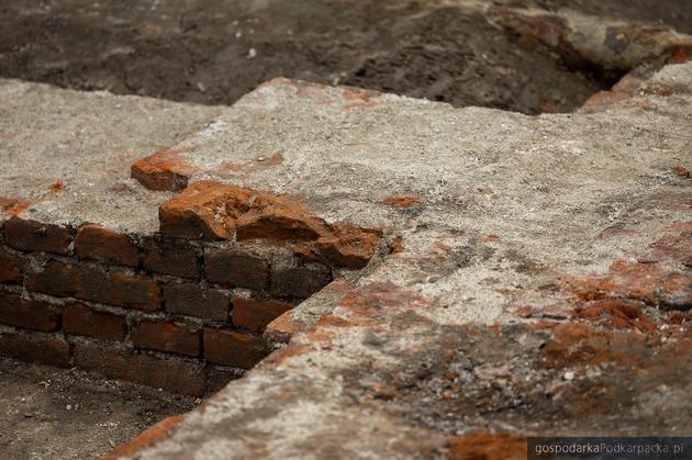 Pozostałości domów z XIX wieku odkopane w Rzeszowie