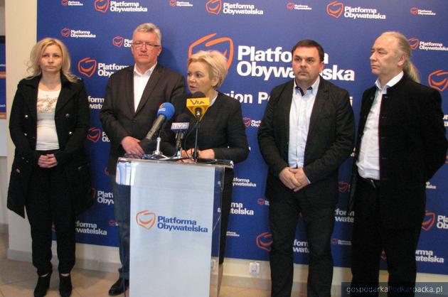 Od lewej Iwona Kołek, Krystyna Skowrońska, Tomasz Kulesza, Marek Poręba, Mirosław Pluta. Fot. Adam Cyło