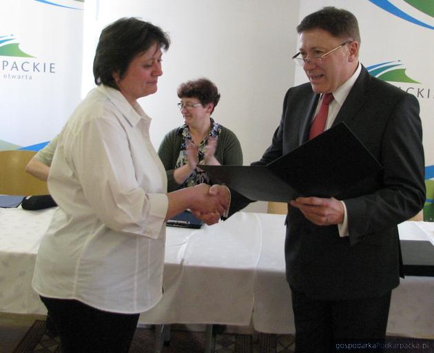 Dyplom odbiera Natalie Leban z gospdoarstwa pasiecznego z Morawska. Fot. Adam Cyło