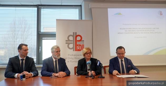 Umowa na rozbudowę drogi Ostrów-Ropczyce i most na Wielopolce wreszcie podpisana