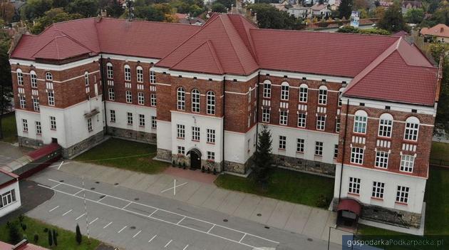 Starostwo w Mielcu zamawia projekt remontu zabytkowego budynku „Elektryka”