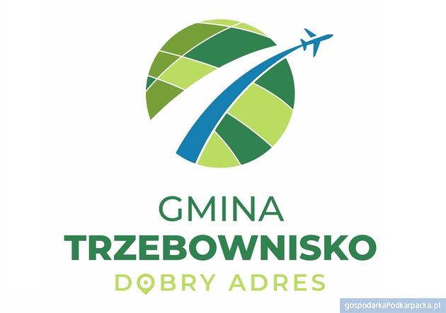 Jest logo oraz hasło promocyjne gminy Trzebownisko