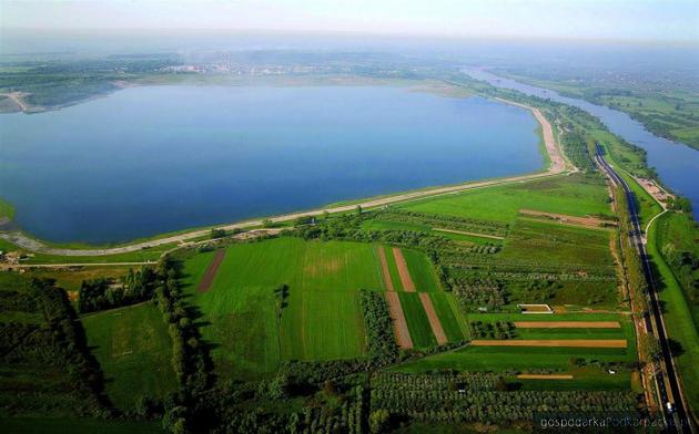 Jezioro Machowskie, Fot. Bogdan Myśliwiec, http://osir.tarnobrzeg.pl