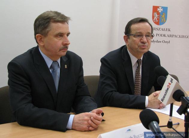 Od lewej przewodniczący sejmiku Wojciech Buczak, i Władysław Ortyl, marszałek województwa podkarpackiego. Fot. Adam Cyło