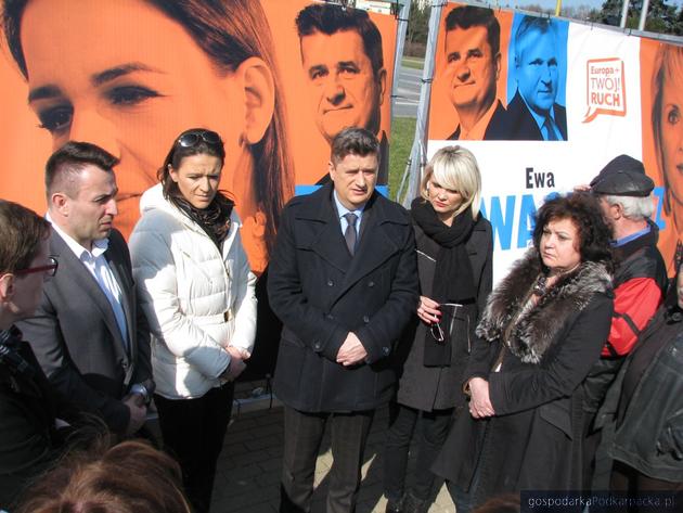 Od lewej Mariusz Sidor, Marta Niewczas, Janusz Palikot, Ewa Wasiewicz, Małgorzata Marcinkiewicz. Fot. Adam Cyło