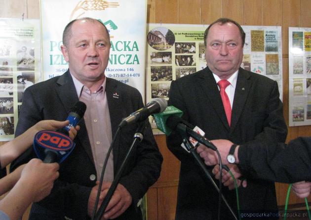 od lewej minister rolnictwa Marek Sawicki i prezes Podkarpackiej Izby Rolniczej Stanisław Bartman