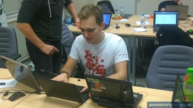 Studenci WSIiZ zdobyli 2 miejsce w maratonie programistycznym Microsoft 2015