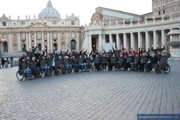 Mistrzowska pielgrzymka -rzeszowscy rugbyści na wózkach u papieża Franciszka