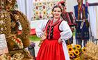 Trwają dożynki prezydencki w Tryńczy. Odbył się konkurs wieńców dożynkowych