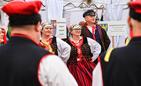Trwają dożynki prezydencki w Tryńczy. Odbył się konkurs wieńców dożynkowych