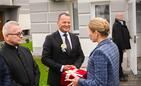 Trwają dożynki prezydencki w Tryńczy. Odbył się konkurs wieńców dożynkowych