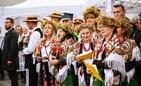 Trwają dożynki prezydencki w Tryńczy. Odbył się konkurs wieńców dożynkowych