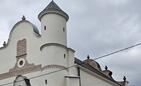 Elewacja synagogi w Lesku już po renowacji