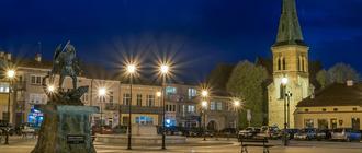 Rynek w Strzyżowie po modernizacji. Fot. Szymon Ziemba, Wikimedia/Commons