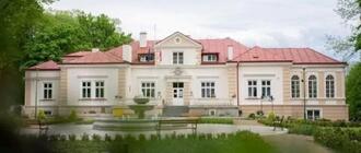 Dwór w Hadlach Szklarskich otrzyma nowy dach