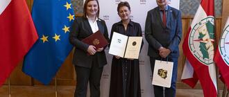 W środku Małgorzata Sąsiadek. Fot, MEN