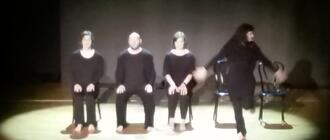 Performance na otwarcie