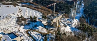 Budową odcinka Babica - Jawornik zimą 2025 na 2026. Fot. GDDKiA