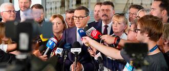 Mateusz Morawiecki z posłami Rozwoju Plus. Fot. Facebook